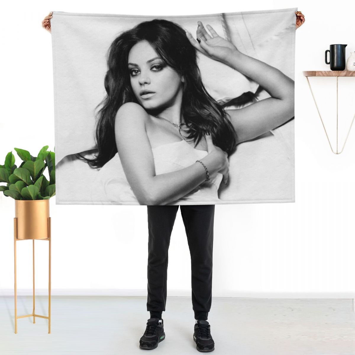 hot mila Throw Blanket cosplay - Anime Cosplay Idea recension och pris